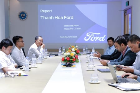 Chào đón đoàn Ford Việt Nam